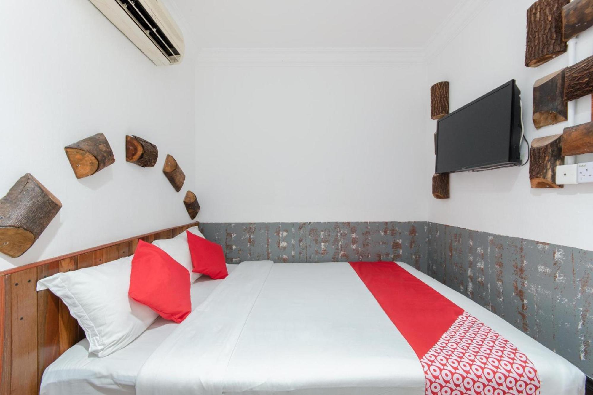 Oyo 210 Hotel Five 2 Kota Kinabalu Esterno foto
