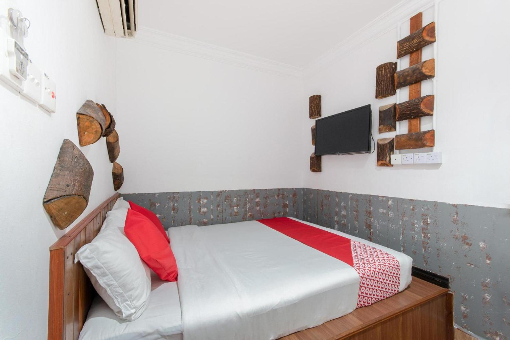 Oyo 210 Hotel Five 2 Kota Kinabalu Esterno foto
