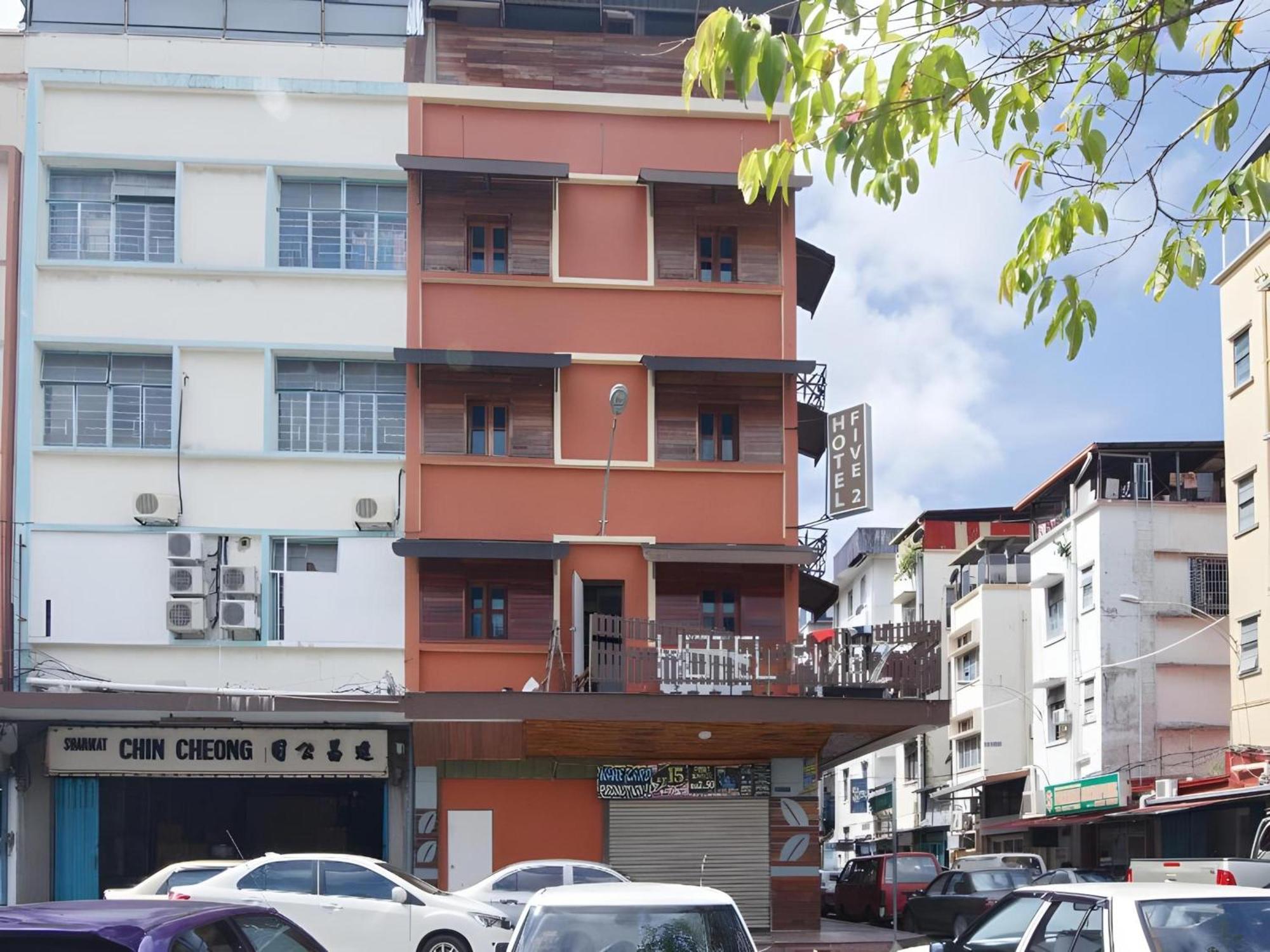 Oyo 210 Hotel Five 2 Kota Kinabalu Esterno foto